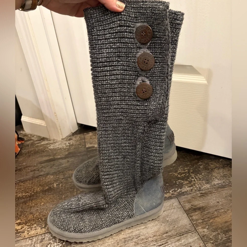 Gray Knit Button CARDI UGG Boots EUC